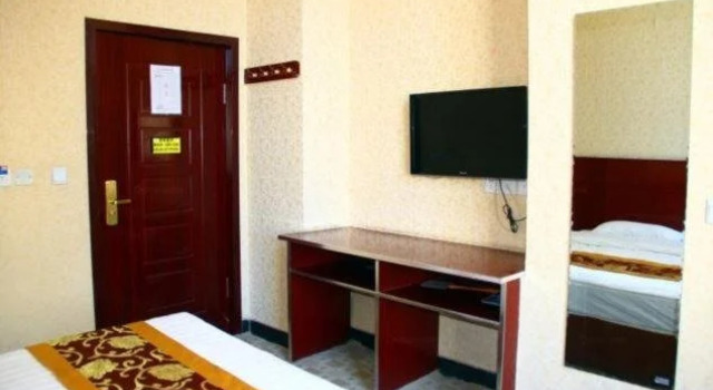 Baotou Xiwang Hotel, Rezerwuj Hotel Hotele w Hondlon z parkingiem, Parking