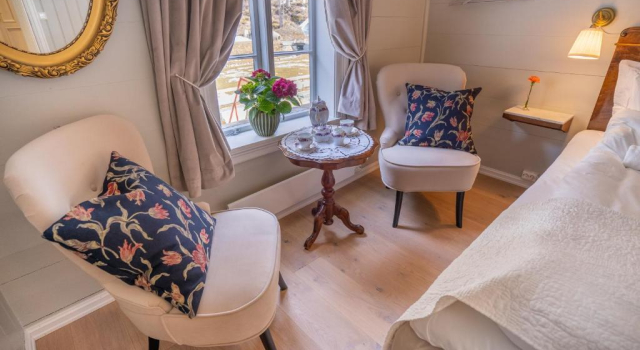 Husum Hotel, Rezerwuj Hotel Borgund Vestland