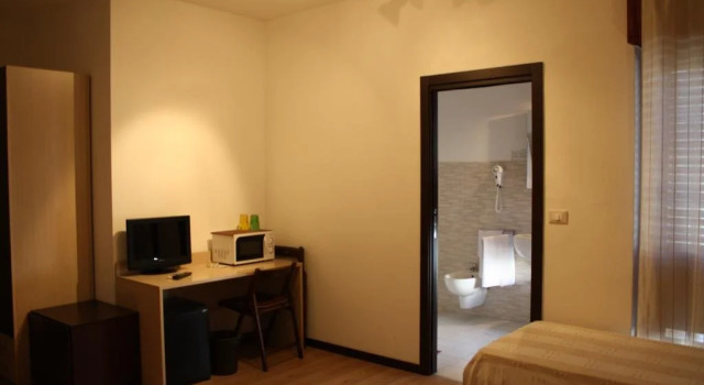 B&B 5 Sensi, Book Bed and Breakfast Hoteller i Belpasso med parkering, Parkering