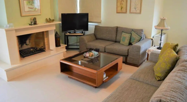 Коттедж с 2 комнатами Harmony Seafront Apartment