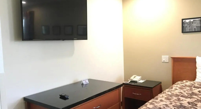 Люкс Simply Home Inn & Suites - Riverside