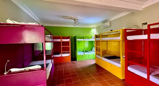 Кровать в общем номере The Funky Village