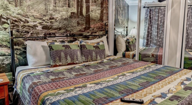 Olde Gatlinburg Place Unit 510 - Great Location! Close To Town! 1 Bedroom Condo by RedAwning