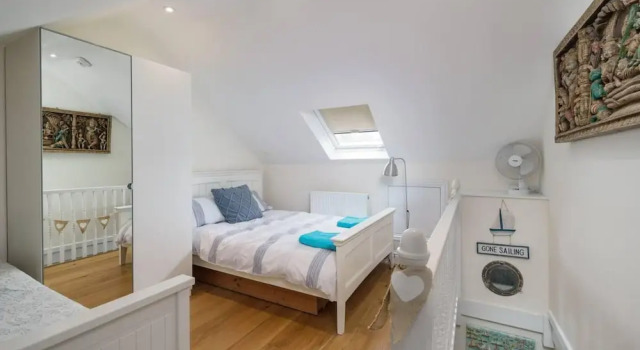 Impeccable 3 bed 2 Bath Central Cowes Cottage, Book Feriehus Sommerhuse i Cowes, Hytte