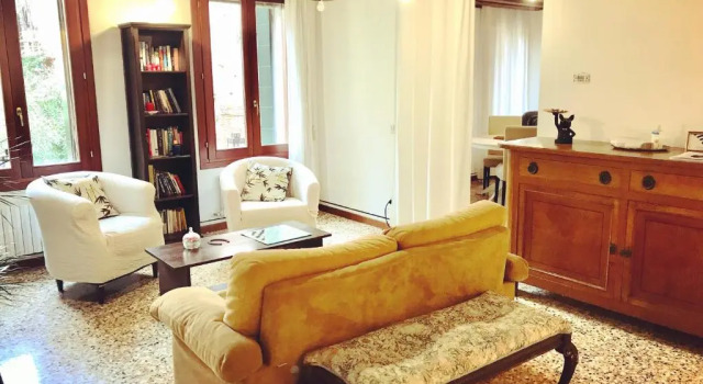 Venice and Venice Apartments - private rooms in shared apartment, Забронировать Апартаменты/квартира Каннареджо Венеция
