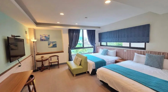 Четырёхместный номер Comfort с балконом Bestime B&B