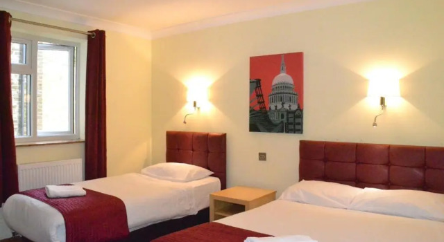 Трёхместный номер Hotel 65