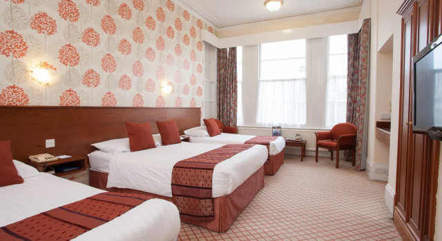 TLH Toorak Hotel - TLH Leisure, Entertainment and Spa Resort, Забронировать Курортный отель Отели Торки с парковкой, рядом с Corbyn Beach, Парковка