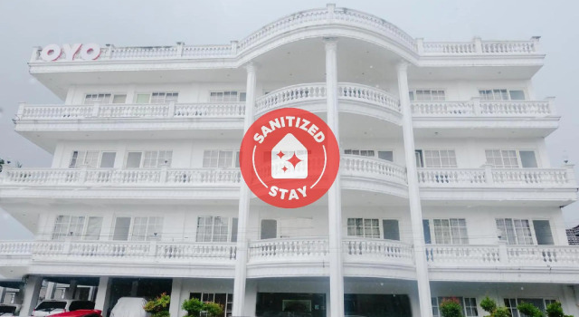 OYO 696 Hasanah Guest House Syariah De Saphire, Book Guesthouse Guest Houses in East Java, Guesthouse