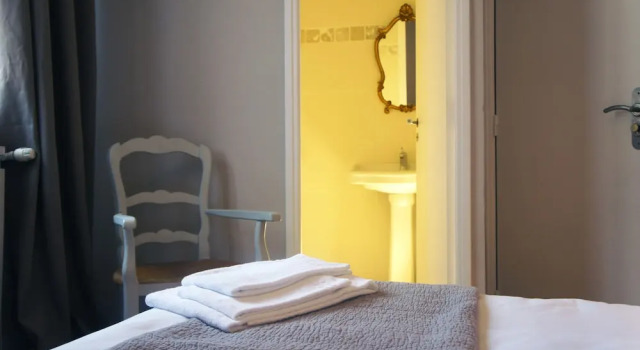 Номер Privilege HOTEL DE FRANCE - Hôtel de charme en Provence