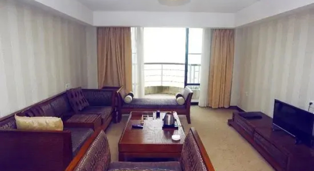 Люкс Yazhi Hotel (Wanmi Beach Resort)