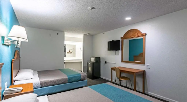 Четырёхместный номер Deluxe Motel 6-Azle, TX