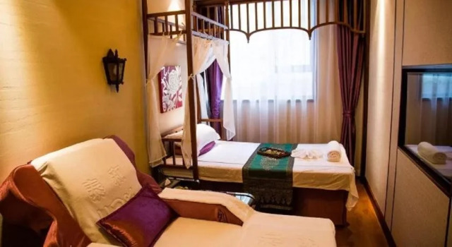 Henson Hotel, Boek Hotel Hotels in Yunnan met parkeren, Parkeren