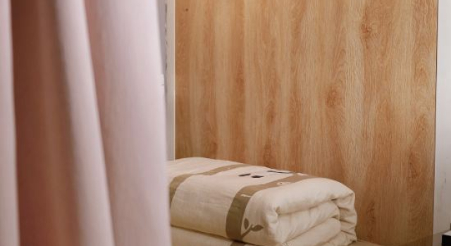 Кровать в общем номере (женский номер) Panda Courtyard Youth Hostel (Kuanzhai Alley Branch)