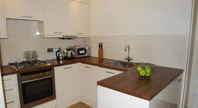 The London Agent - Hurlingham Mansion Flat SW6