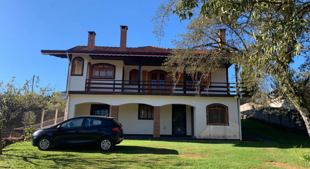Casa da Ines 2, Забронировать Отель Отели Монти-Верди с парковкой, рядом с Municipal Stadium Verner Grimberg Monte Verde, Парковка