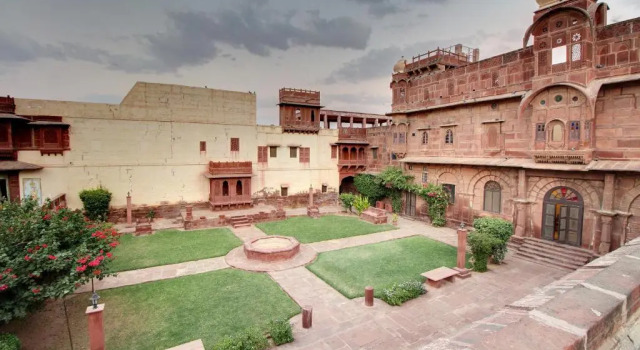 The Fort Pokaran - A Heritage Hotel, Boek Hotel Hotels in Rajasthan met zwembad, Zwembad