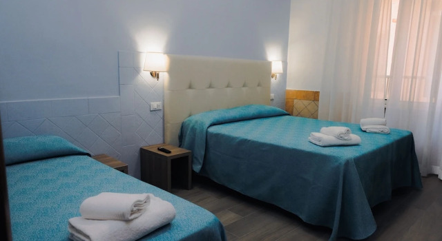 Square Inn, Забронировать Гостевой дом Отели Рима с завтраком, рядом с Универмаг La Rinascente, Завтраки