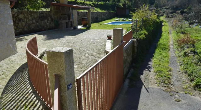 Casa do Ribeiro, Rezervovat Hotel Hotely v Beira Alta s bazénem, Bazén
