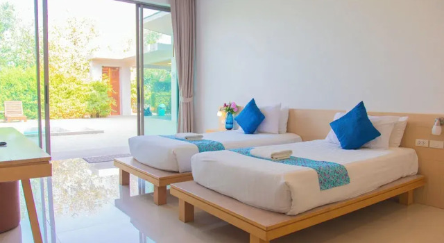 Двухместный номер Standard с видом на бассейн Alhambra Pool Villas & Pool Access Rooms