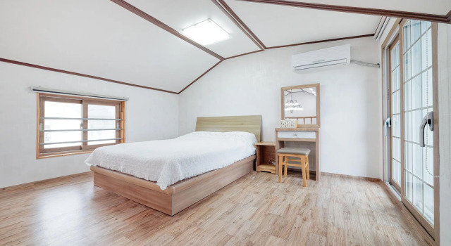 Jeju Kkumkkuneun Jeju Pension, Забронировать Гостевой дом Отели Согвипхо с парковкой, Парковка