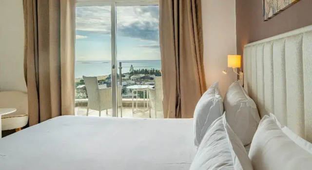 Двухместный номер Standard с балконом и с видом на море Golden Tulip Président Hammamet