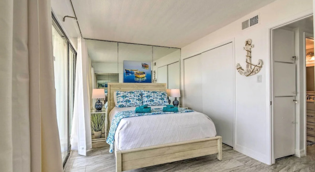 Апартаменты с 2 комнатами Ocean-view Balcony & Pool Access: Galveston Gem!