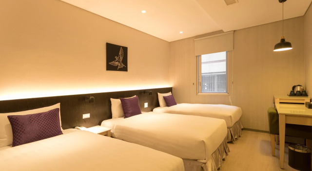Трёхместный номер Standard Just Enjoy Business Hotel