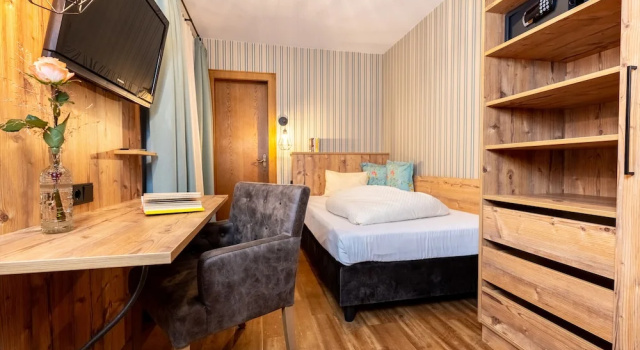 Одноместный номер Standard с видом на горы Hotel Krone Tirol