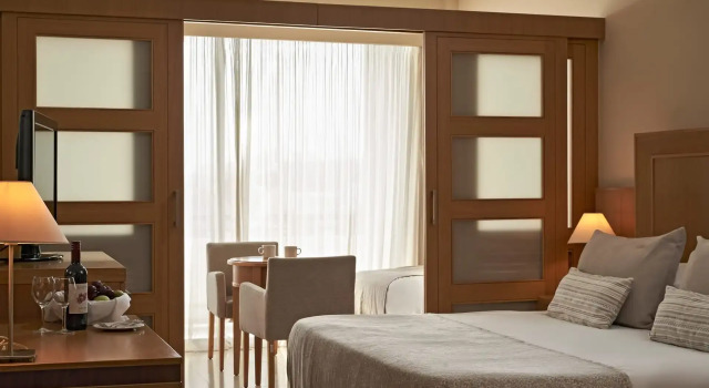 Семейный номер Standard с видом на внутреннюю территорию Atlantica Oasis Hotel