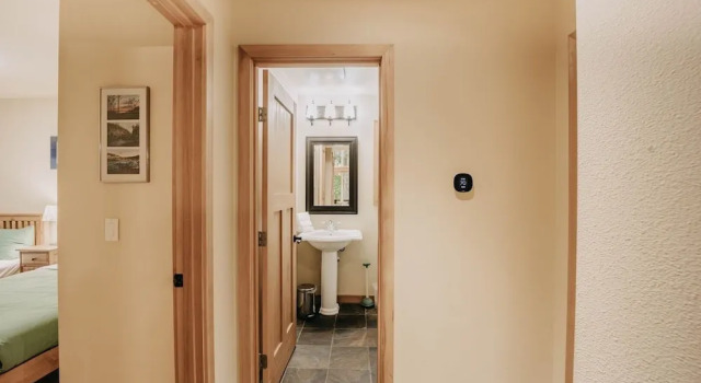 40gs â Wifi - W/d â Hot Tub - Sleeps 8 3 Bedroom Cabin by RedAwning, Prenota Casa vacanze Warnick Stati Uniti
