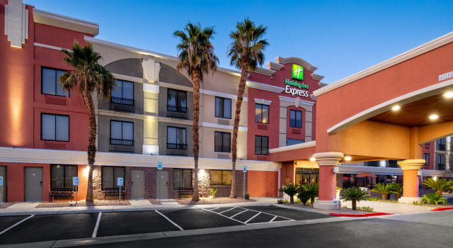 Holiday Inn Express Hotel and Suites - Henderson by IHG, Забронировать Отель Хендерсон Лас-Вегас, рядом с Казино Sunset Station