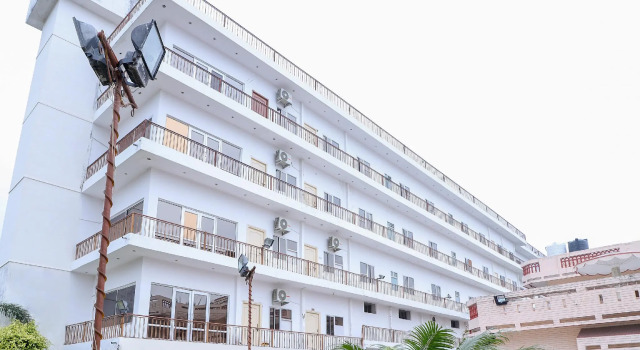 SPOT ON 66069 Nanki Palace, Забронировать Отель Отели штата Раджастхана с парковкой, Парковка