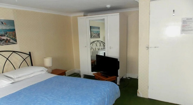 Dillons Hotel - B&B