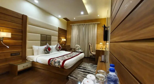 Люкс Hotel Makhan Residency