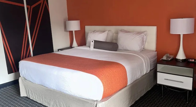 Двухместный номер Standard Howard Johnson by Wyndham Newburgh