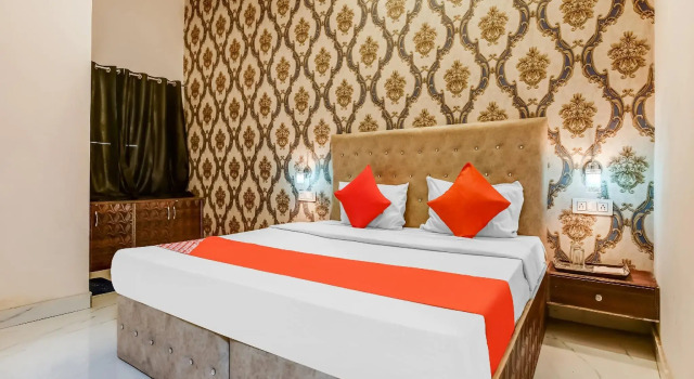 OYO Flagship 80653 Hotel k Inn, Забронировать Отель Лудхиана штат Пенджаб