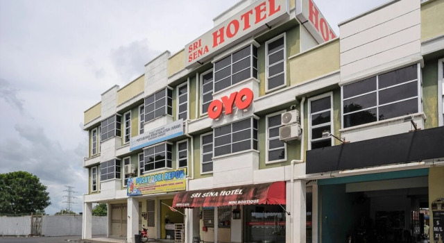 OYO 89831 Sri Sena Hotel