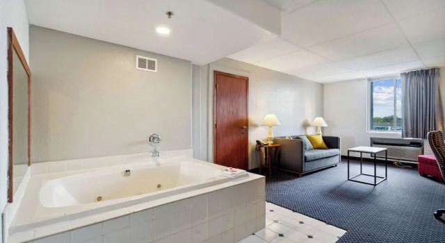 Suite Quality Inn & Suites Waterloo-Ia (us)