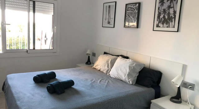 Apartamento frente al mar con piscina