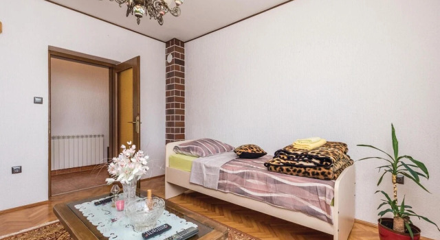 Awesome Home in Rubesi With Wifi and 2 Bedrooms, Забронировать Апартаменты/квартира Отели Приморско-Горанской жупания с парковкой, Парковка
