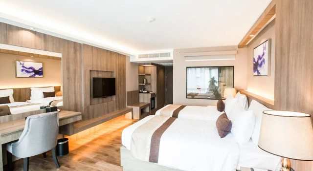 Wealth Lodge Asoke by Favstay