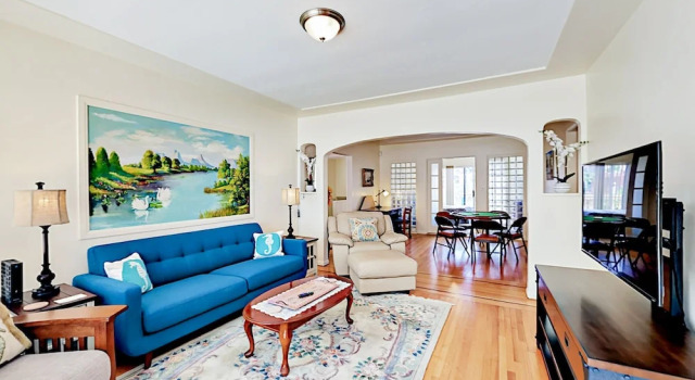 Little Italy Bungalow 3 Bedrooms 1.5 Bathroom Home