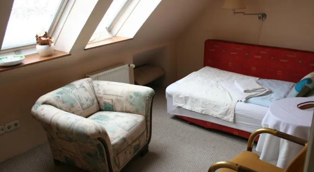 Karat Guesthouse, Забронировать Отель 11. Уйбуда 