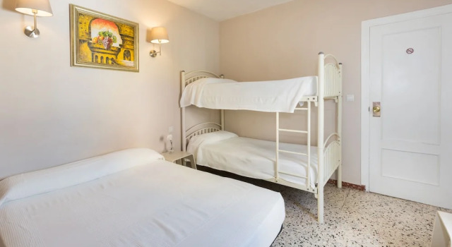 Трёхместный номер Standard Málaga Inn