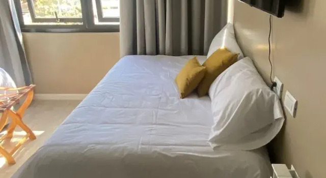 718 Rufino Petit Hotel