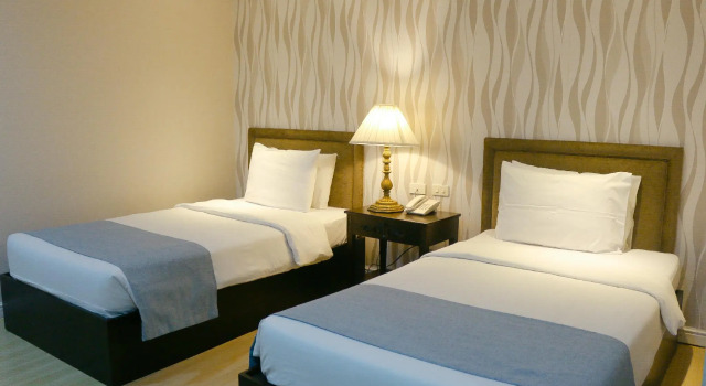 Queen Margarette Hotel, Забронировать Отель Лусена Лусон