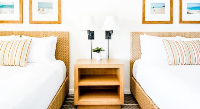 Четырёхместный номер Standard с видом на бассейн Casa Loma Beach Hotel