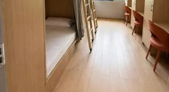 Кровать в общем номере (женский номер) Xiaoyao Bear Hostel (Beijing South Railway Station Caoqiao Subway Station)
