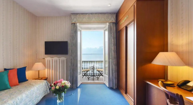 Трёхместный номер Standard с видом на озеро Golf Hotel René Capt